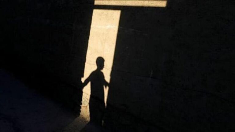 four people gang rape with a 23-year-old youth after giving him an intoxicating cold drink in the OYO guest house.