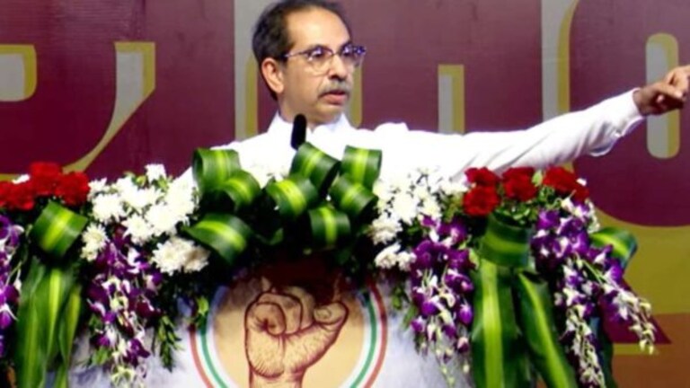 मुंबई वज्रमूठ सभा : “मोदीजी, तुमच्या भोकं पडलेल्या टिनपाटांना बूच घाला, अन्यथा…”, ठाकरे कडाडले ShivSena (UBT) Chief Uddhav Thackeray Speak in Vajramuth Rally in Mumbai