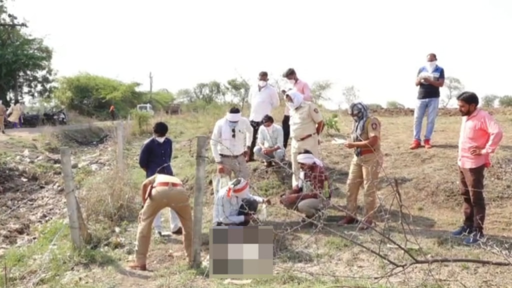 headless dead body of a woman found in a sack police registered a case of murder against the unknown person washim crime