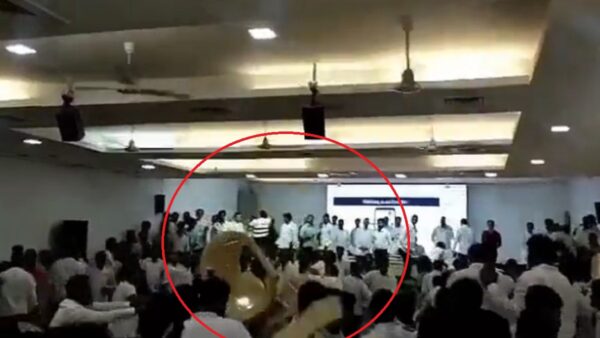 youth congress meeting two group clash between together kunal raut congress mumbai