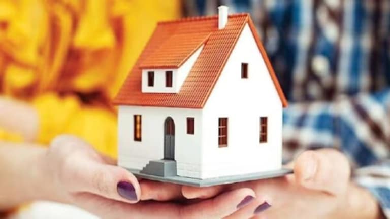 किती पगार असल्यावर घर घ्याल? पगार आणि EMI मधला मॅजिकल फॉर्म्युला! how much sallery needed to buy house or flat on home loan emi calculator