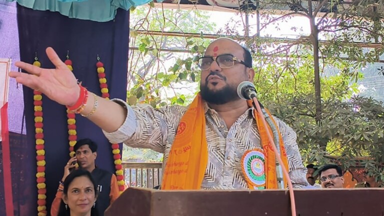 ‘शिवसेनेतून राणे गेले तेव्हाच बाहेर पडलो असतो..’, गुलाबराव पाटलांचं मोठं विधान Shiv Sena Minister Gulabrao Patil eyebrow-raising statement