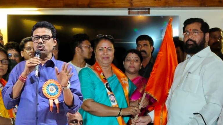 सुनील राऊतांवर गंभीर आरोप! ठाकरे गटातील सुवर्णा कारंजे शिंदेंच्या सेनेत BMC Former corporator suvarna karanje allegations on sunil raut, joined eknath shinde shiv sena