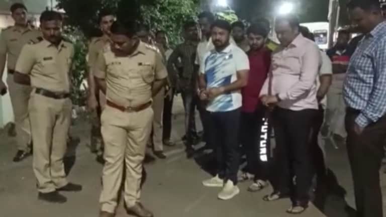 Sangli News : नगरसेवकाकडून गोळीबार, सांगलीत रात्री काय घडलं? sangli crime news corporator fire on some people