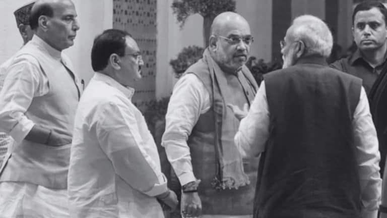 Politics News in Marathi : भाजपचा 2024 साठी काय आहे ‘घर वापसी’ प्लान? What is bjp new strategy for lok sabha election 2024? positive signs from old NDA colleagues