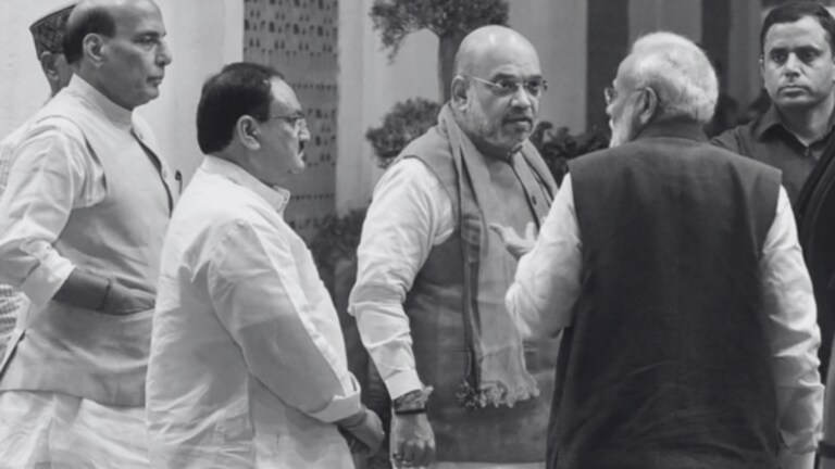 Politics News in Marathi : भाजपचा 2024 साठी काय आहे ‘घर वापसी’ प्लान? What is bjp new strategy for lok sabha election 2024? positive signs from old NDA colleagues