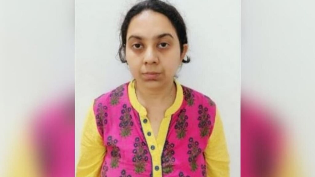 bengaluru daughter murder mother dead body in suitcase police station crime news