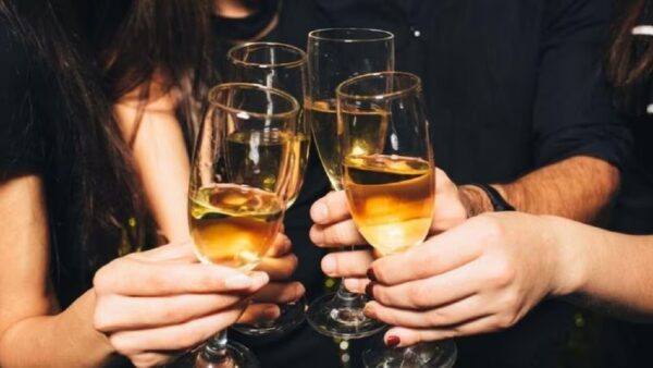 navi mumbai 19 year old girl falls to death during liquor party with 2 freinds