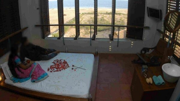 boyfriend killed married girlfriend in oyo hotel and commits suicide in ghaziabad