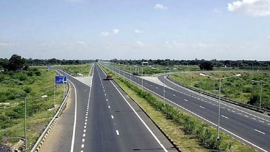 samrudhhi highway accident continue on the highway three people died from the same family