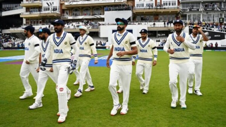 WTC Final, Ind vs Aus : काळी पट्टी बांधून खेळाडू मैदानात, ओडिशा रेल्वे अपघाताशी कनेक्शन ind vs aus wtc final team wearing black arm guards in remembrance of odisha train accident
