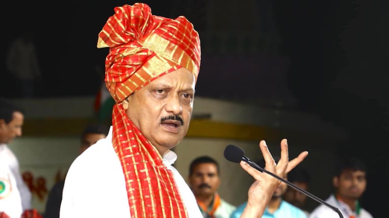 ‘धनंजय मुंडेंना तेव्हा मीच सांगितलेलं भाजप सोडू नका…’, अजित पवार का होतायेत ट्रोल? After Ajit Pawar's rebellion in NCP, now many people are trolling him based on an old story he told.