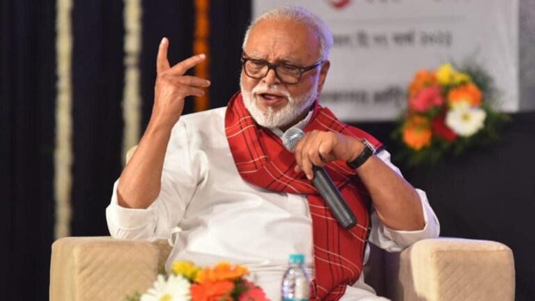NCP: ‘गुगली टाकून आपल्याच गड्याला केलं..’, पहाटेच्या शपथविधीवरुन भुजबळांचा गौप्यस्फोट After the split in NCP, in a meeting organized by Ajit Pawar's group, Chhagan Bhujbal made a statement that Sharad Pawar took Ajit Pawar's wicket with his googly.