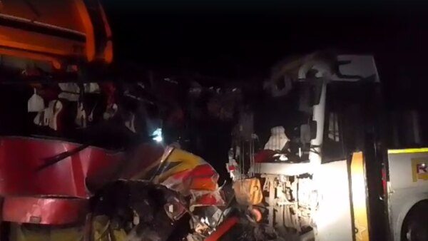 buldhana two private travel bus accident 5 people dead 24 injured