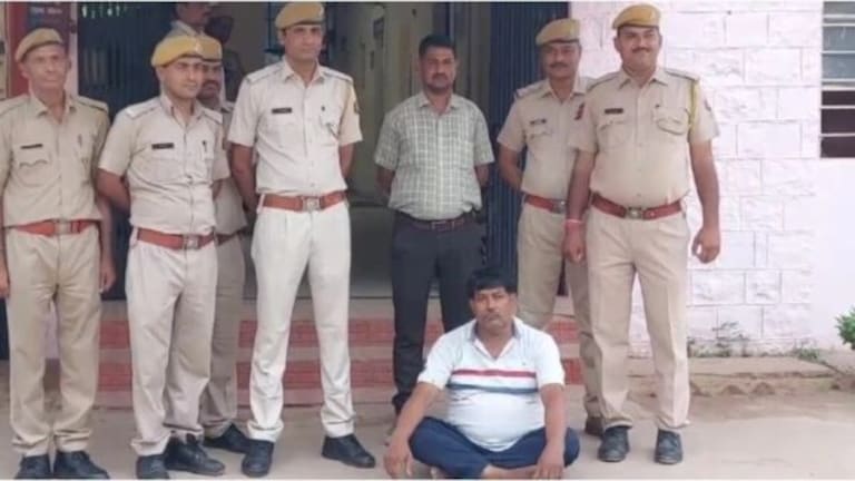 Crime News : लोकांनी चिडवलं अन् आईच्या प्रियकराला संपवलं, 44 वर्षानंतर… Crime news : Shankarlal Mali had an affair with Kalu's mother. Years ago, illegal relations were formed between the two.