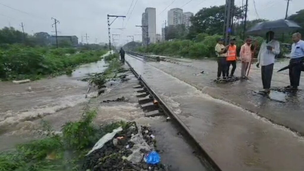 heavy rains disrupted local train services mumbai thane dombivli to karjat kasara routes completely closed no local train has been able to run today news maharashtra marathi