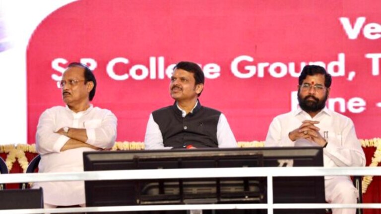 शिंदे-फडणवीस सरकारमध्ये अजित पवार का नाराज?, ‘हे’ आहे कारण! deputy chief minister ajit pawar is currently very upset over the issue of guardian minister post bjp shiv sena ncp