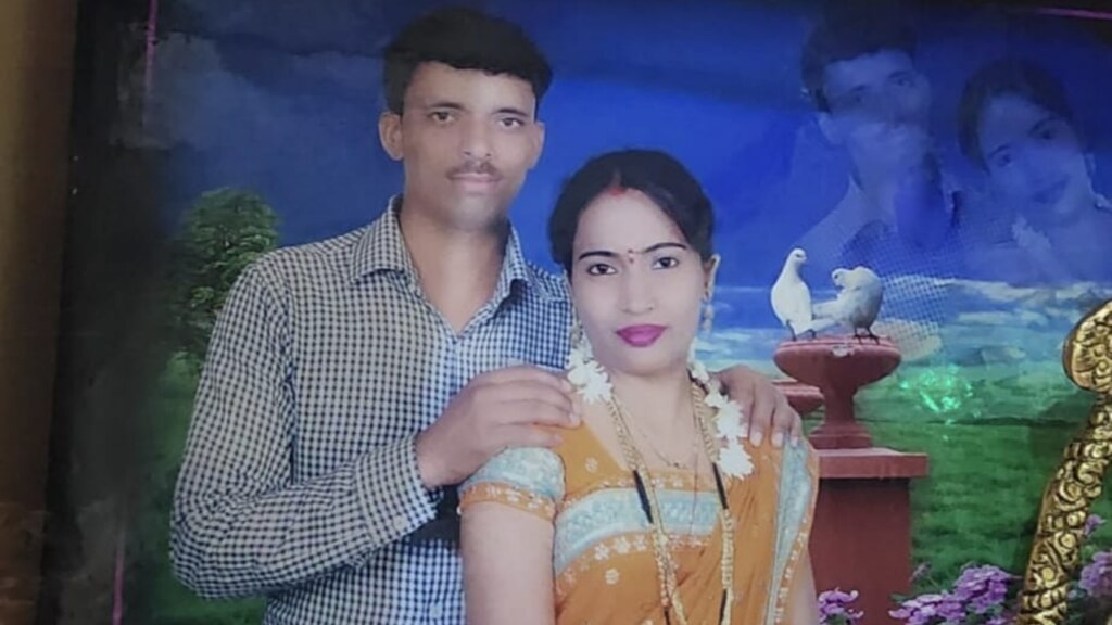 in buldhana brutally killing a police wife and his 2 year old daughter after a farmer husband also committed suicide crime news