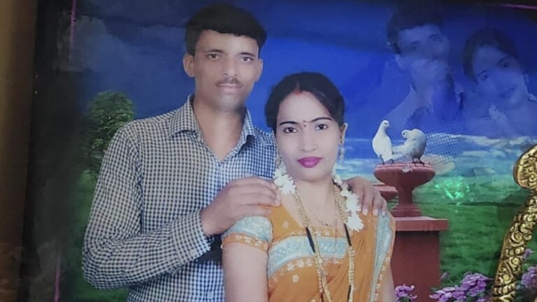 Crime: पोलीस पत्नीच्या गळ्यावरुन फिरवला चाकू, 2 वर्षाच्या चिमुकलीनेही रक्ताच्या थारोळ्यात सोडला जीव in buldhana brutally killing a police wife and his 2 year old daughter after a farmer husband also committed suicide crime news