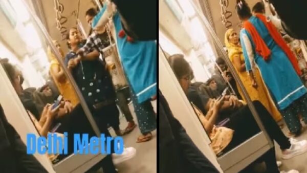 delhi metro vidoe viral women fight verbal fight push each other in delhi