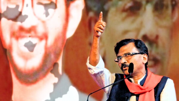 Sanjay Raut : राऊत लोकसभा लढवणार, शिवसेनेने (UBT) मतदारसंघही ठरवला! sanjay Raut will contest lok sabha election from north east lok sabha constituency