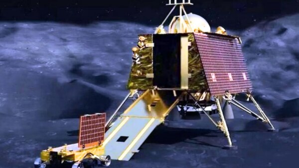 Chandrayan-3 moon landing chandrayaan 3 news in marathi : Vikram reached the moon, Pragyan's walk also started what work will lander and Rover do now?