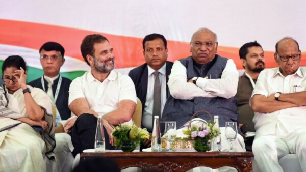 India alliance updates : there are 10 parties which are not part of any alliance. These parties had won 63 seats in 2019. Of these, three were NDA partners and two were part of the then UPA.