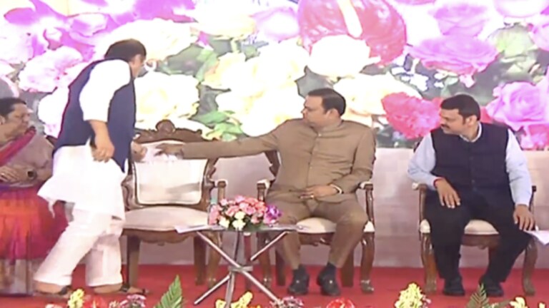 मुख्यमंत्री एकनाथ शिंदेंच्या खुर्चीत बसले अजित पवार; नार्वेकरांनी काय केले? ajit pawar sat on cm eknath shinde's chair after rahul narvekar request