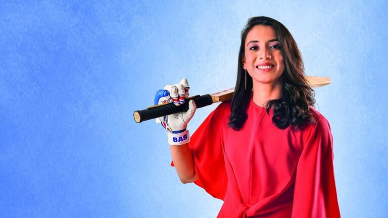 स्मृती मंधाना ‘या’ व्यक्तीच्या प्रेमात ‘क्लीन बोल्ड’, Live कॉन्सर्टमध्येच प्रेमाची कबुली smriti mandhana team india cricketer and palash muchhal bollywood singer accept proposal viral video