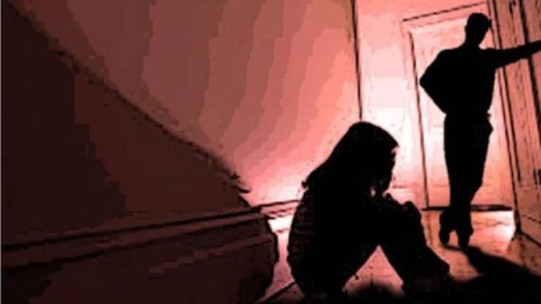 Crime : माणुसकीला काळीमा! 1500 रूपयांसाठी अनुसूचित जातीच्या महिलेला नग्न करून मारहाण,चेहऱ्यावर लघवी… women stripped and beaten forced to drink urine bihar patna shocking crime story