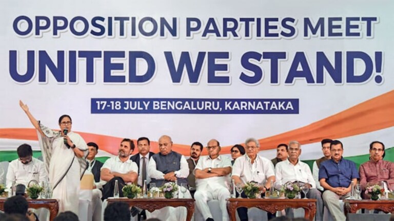 INDIA आघाडीचा अँकर्सवर बहिष्कार टाकण्याचा निर्णय, भाजपचा हल्लाबोल mumbaitak