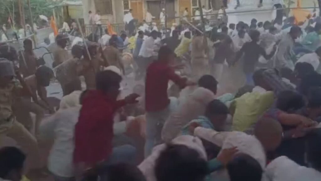 Jalana maratha akrosh morcha lathicharge