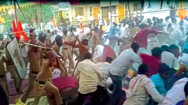 Jalna Maratha Akrosh Morcha : ‘त्या’ घटनेनंतर कुठे तणाव, तर कुठे आंदोलन; पवार आंदोलकांना भेटणार Jalna maratha andolan visit sharad pawar