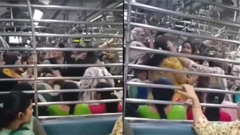 Mumbai local video : मुंबई लोकलमध्ये महिलांचा तुफान राडा, पहा VIDEO women clashed again in Mumbai local Train, Video goes viral on social media.