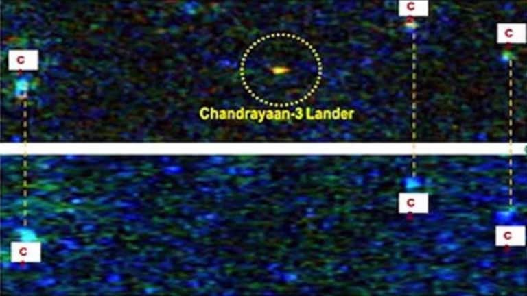 Chandrayaan 3 Vikram lander New Image : रात्री कसा दिसतो विक्रम लँडर, चांद्रयान-2 ऑर्बिटर पाठवला फोटो Chandrayan 3 In the photo taken on September 6, 2023, the moon's surface appears blue, green and dark black. In the middle of this, our Vikram Lander is visible in a yellow circle, with yellow light.