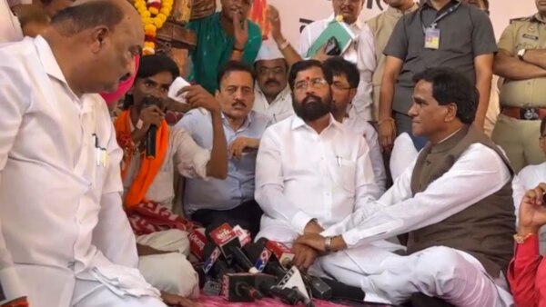 Maratha Reservation Eknath shinde meets manoj jarange. hunger strike ended by manoj jarange.