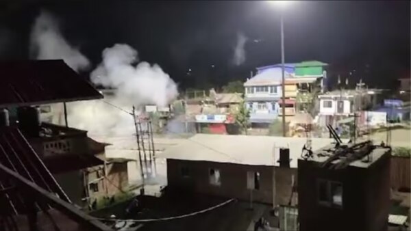 a large number of protesters gathered in Hanging area of Imphal East to march towards the ancestral residence of Chief Minister N Biren Singh. But the security forces stopped them