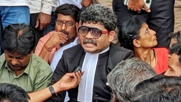 Controversy create in maharashtra over gunaratna sadavarte statements, vijay wadettiwar damand action