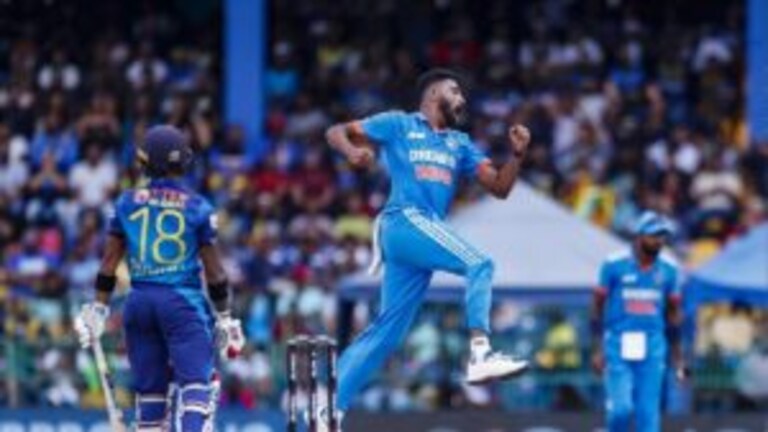 Mohammed Siraj Record : मोहम्मद सिराजने रचला इतिहास, एकाच सामन्यात मोडले ‘हे’ रेकॉर्ड mohammed siraj new record six wicket and 50 odi wicket india vs srilanka asia cup 2023