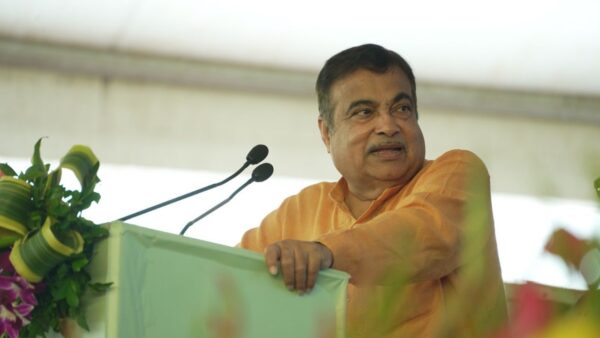do you have money to buy poison union minister nitin gadkari got angry due to bad roads of washim