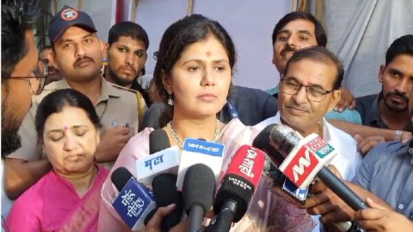 pankaja munde reaction on vaidyanath sahakari sakhar karkhana gst notice