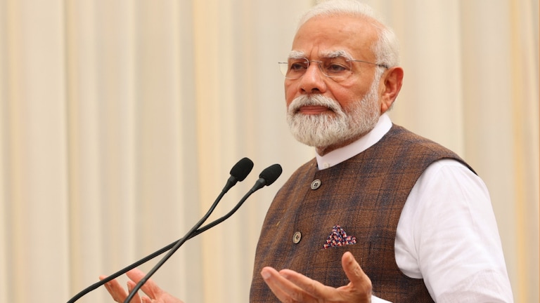 MP Election: ‘मोदी म्हणजे गॅरंटी…’, पंतप्रधानांना असं का बोलावं लागलं?, म्हणजे… mp election modi is a guarantee why did the prime minister have to say this what is the exact strategy of bjp in madhya pradesh elections