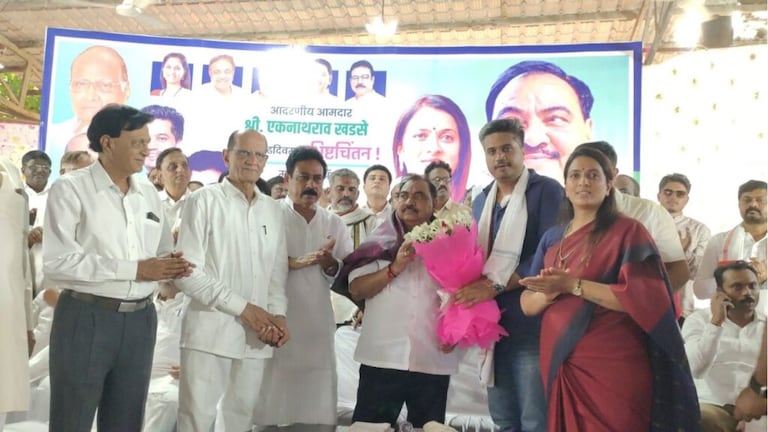 Rohini Khadse : मुक्ताईनगरचा MVA चा उमेदवार ठरला! रोहित पवारांनी केली मोठी घोषणा rohini Eknath khadase jalgaon ncp candidate rohini khadase
