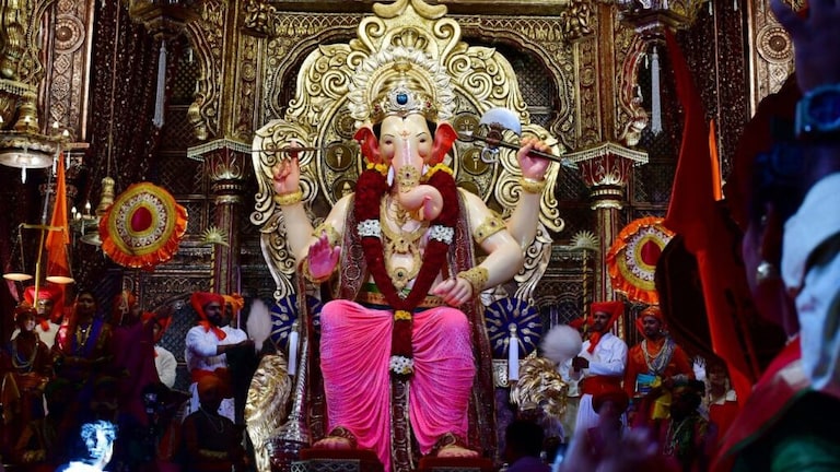 ‘गणराया, लोकशाहीवरील विघ्न दूर कर !’, ‘सामना’तून जनतेसाठी साकडं prayer offered to criticize Ganaraya for criticizing announcements state government and central government from the Samana editorial article