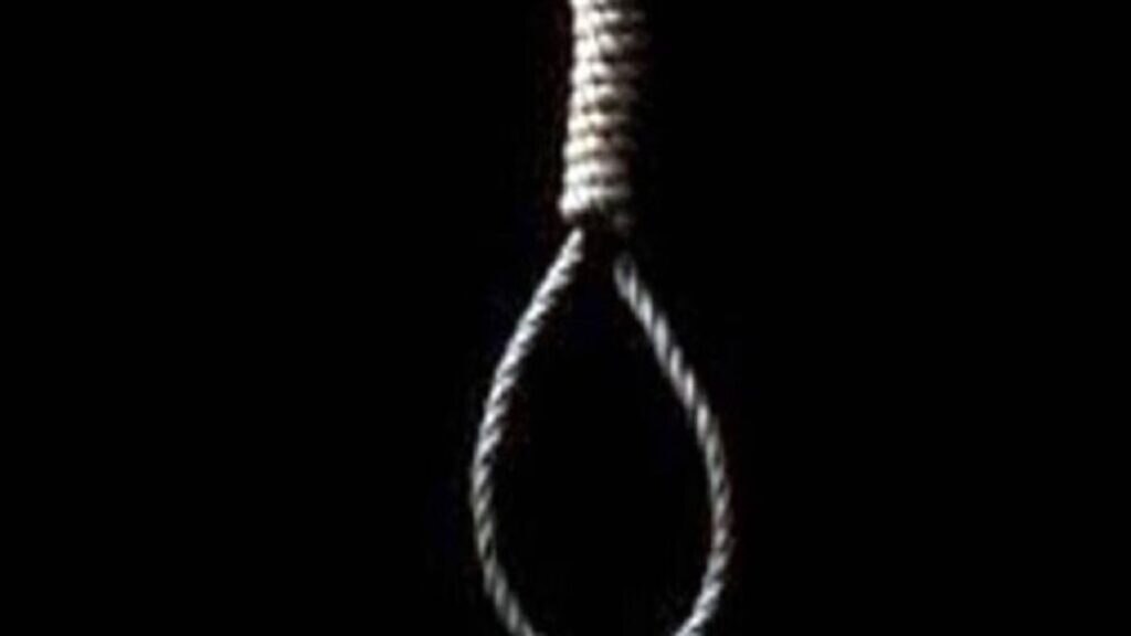 Pune Indapur Hagarewadi Crime News bodies of mother and daughter were found hanged