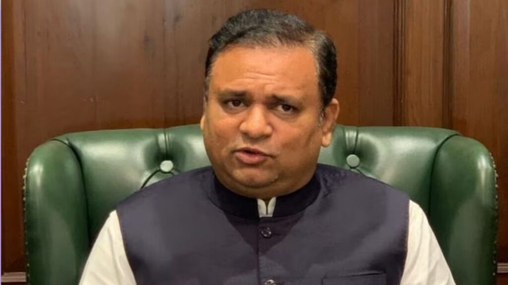 आमदार अपात्रतेबाबतच्या हालचालींना वेग, राहुल नार्वेकरांनी दिले मोठे संकेत mla disqualification Vidhansabha Speaker rahul narvekar visited delhi to discuss proceedings regarding