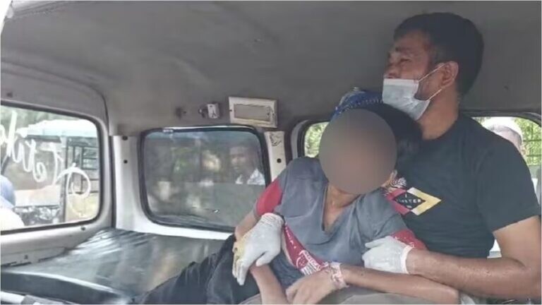 Ghaziabad: 14 वर्षाच्या मुलाने बापाच्या मांडीवरच तडफडून सोडला जीव! काय घडलं, कुणाची चूक? Mumbai Tak