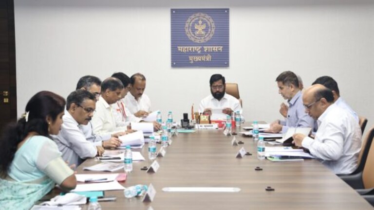 Cabinet Meeting Decision: शिंदे-फडणवीसांच्या मंत्रिमंडळ बैठकीत 7 मोठे निर्णय 7 big decisions in shinde fadnavis cabinet meeting manatralaya lek ladki yojana