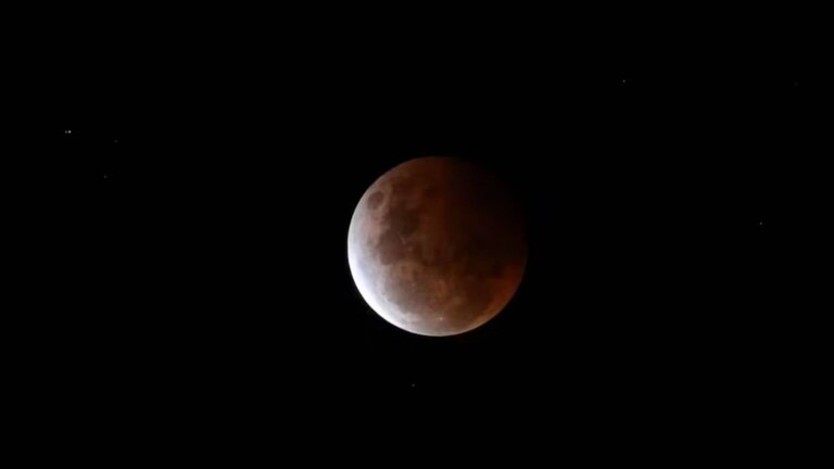 Chandra Grahan 2023: चंद्र ग्रहणाचा सुतक काळ सुरु, पुढचे 9 तास अजिबात करू नका ‘या’ चुका! chandra grahan 2023 sutak kaal timing in india treaming of lunar eclipse 2023