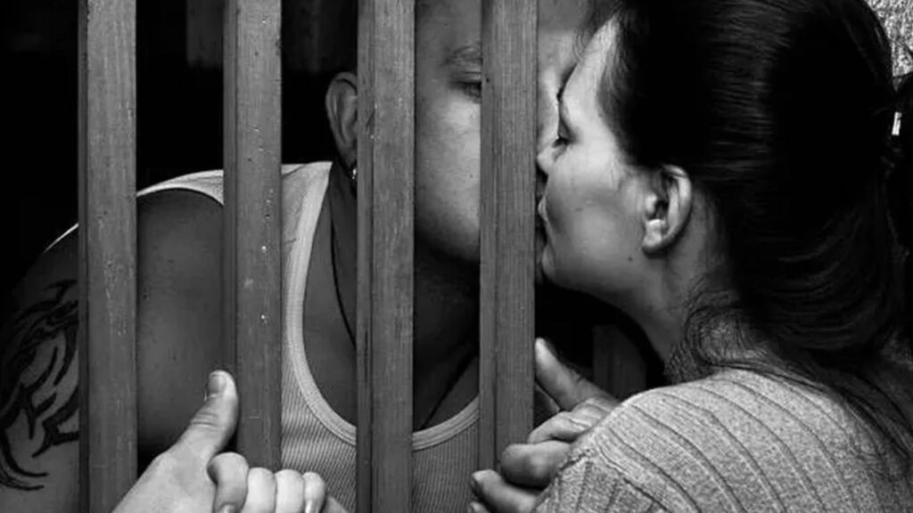 delhi jail Kejariwal goverment prisoners able to romance with their life partners High Court